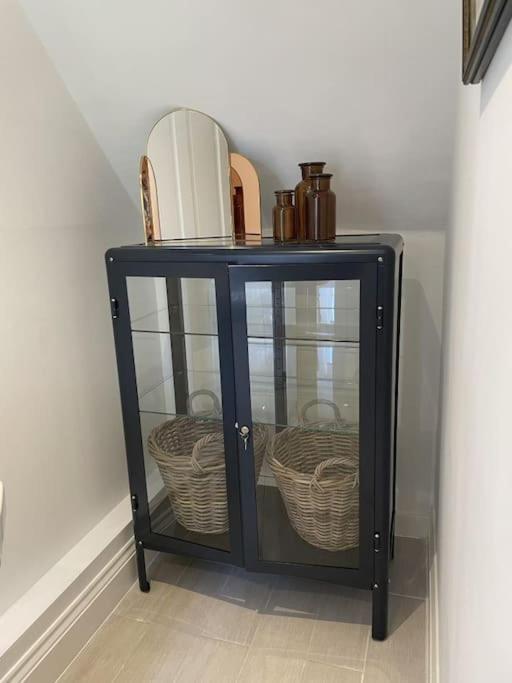 Holly Cottage, 2, Northbrook Park, Farnham-Up To 6 Adults Eksteriør bilde