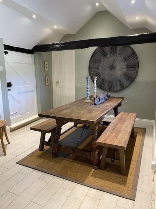 Holly Cottage, 2, Northbrook Park, Farnham-Up To 6 Adults Eksteriør bilde